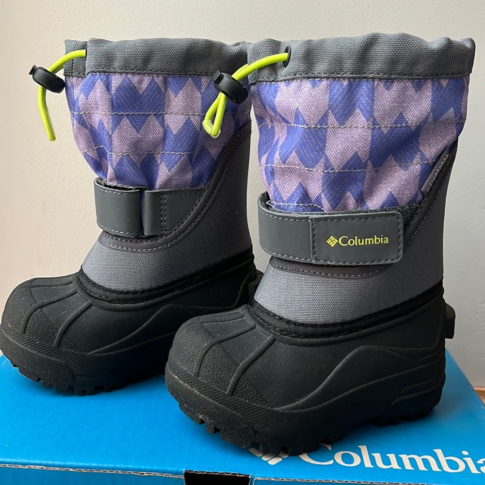 Super warm Columbia Toddler Powderbug Plus II winter boots